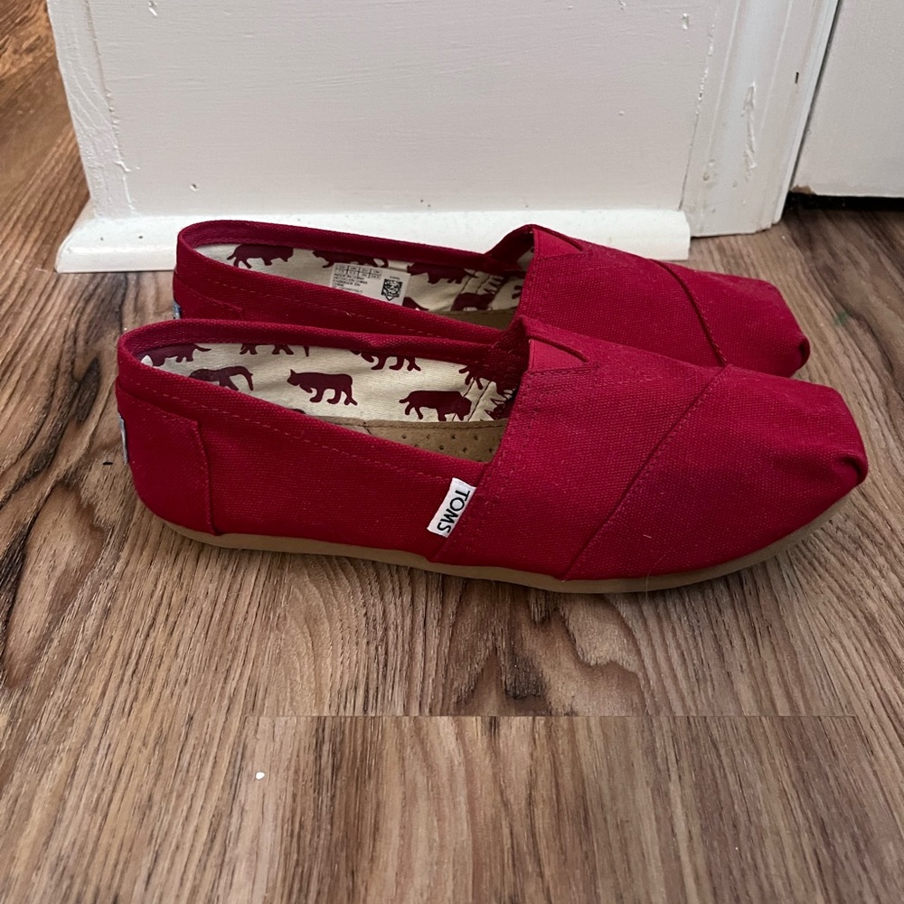 Red TOMS